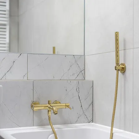 110 Plac Unii - Dla 4 Os Z Miejscem W Hali Garazowej *