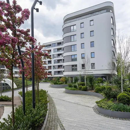 Apartman 110 Plac Unii - Dla 4 Os Z Miejscem W Hali Garazowej