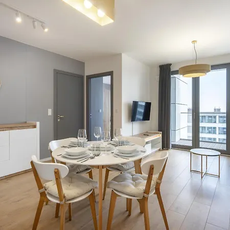 110 Plac Unii - Dla 4 Os Z Miejscem W Hali Garazowej *