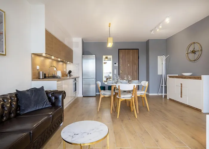 110 Plac Unii - Dla 4 Os Z Miejscem W Hali Garazowej アパート